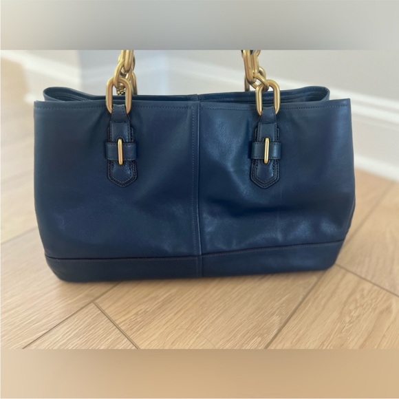 Coach Chelsea Jayden navy leather shoulder bag with gold toned hardware - Picture 5 of 14